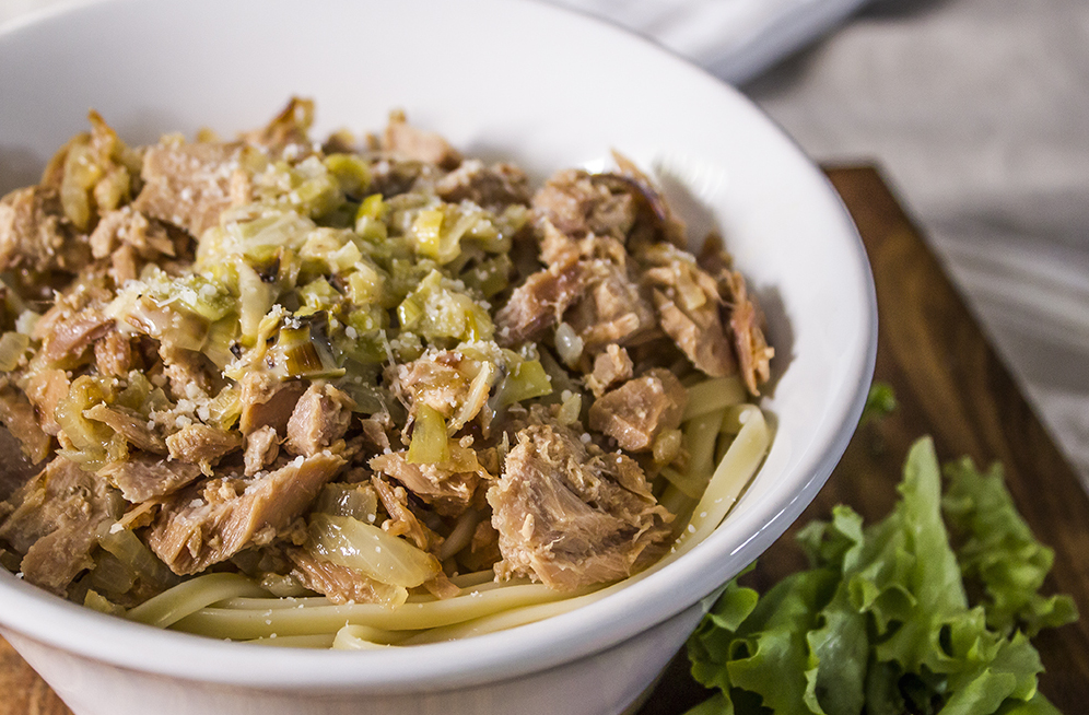 Tagliatelles de chou rave, thon, soja