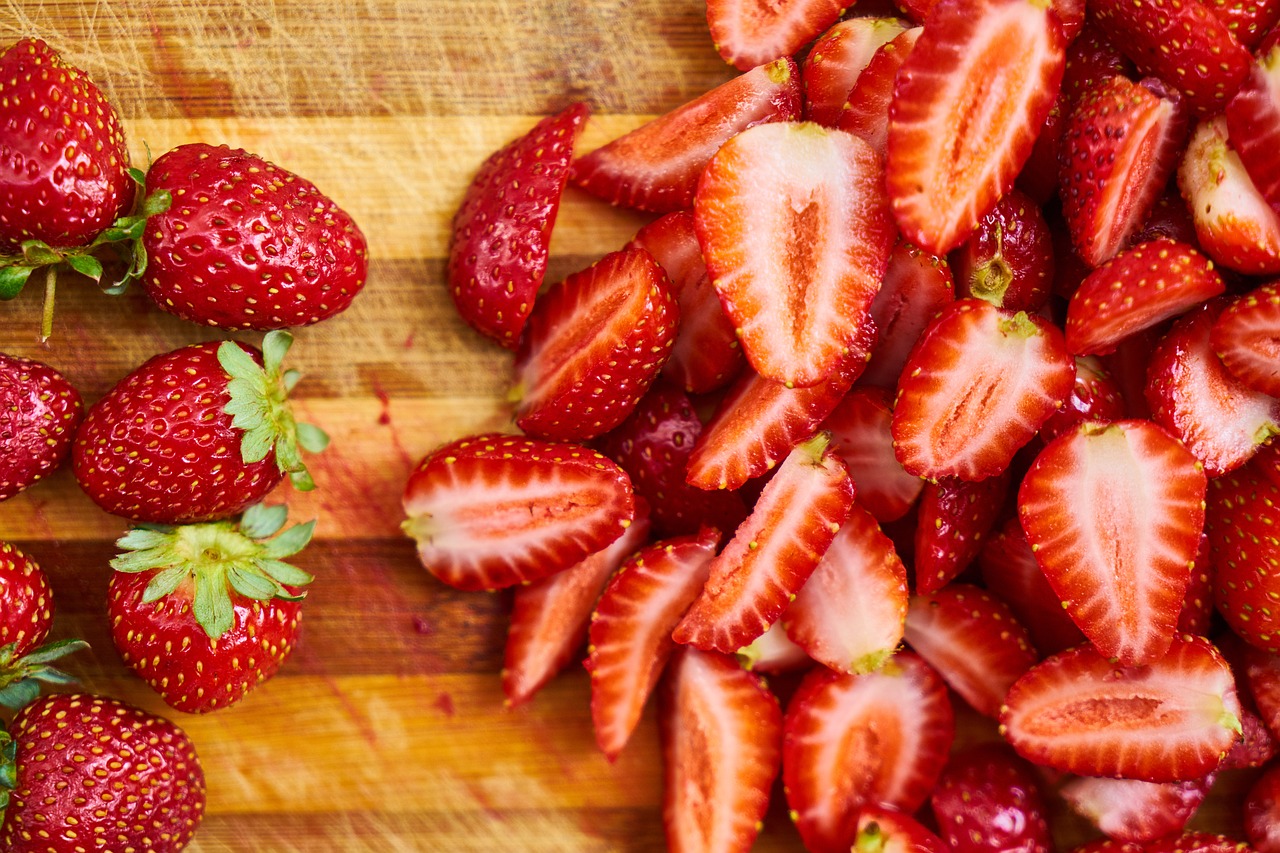 La Suivante ! Et depuis chaque fraise, à l'heure de succomber...