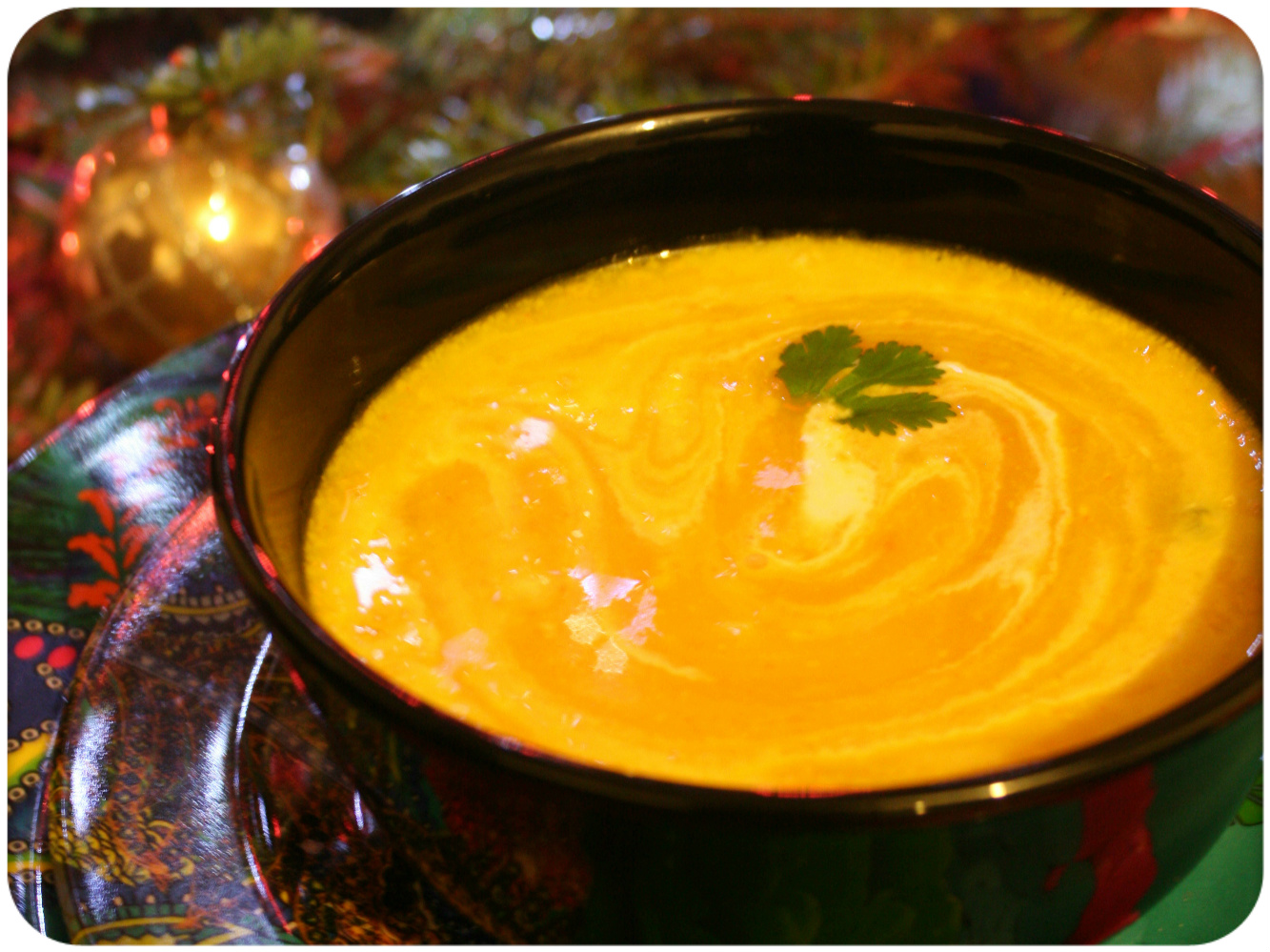 Soupe concombre gingembre - curcuma - menthe