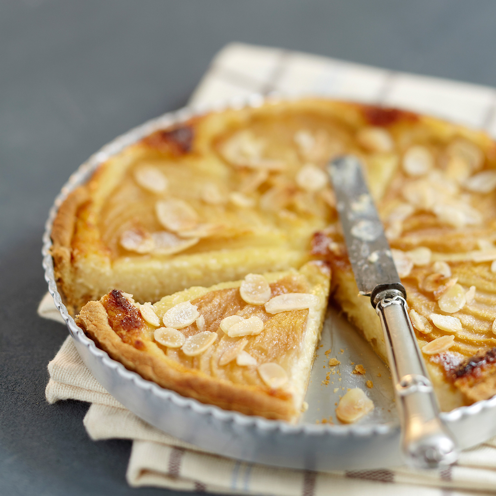 Tarte pomme, miel, amandes